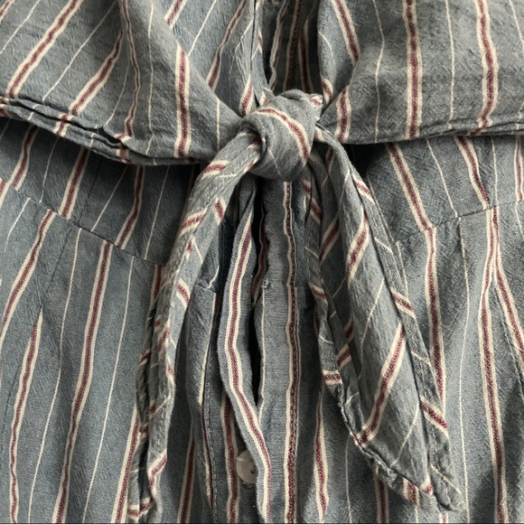 NWOT - Everly - denim-ish striped dress with side slits bow tie & button front - Picture 2 of 7